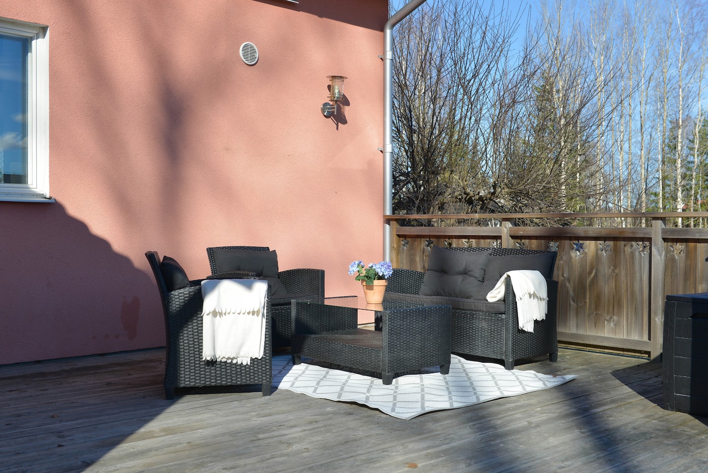 Lounge furniture on the sheltered terrace