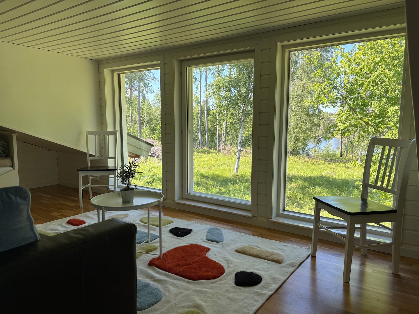 The bright loft with views